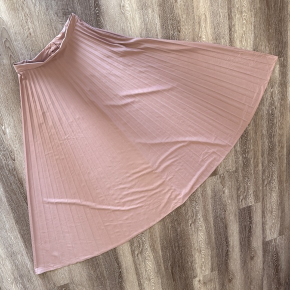 Beautiful Elegant Vintage Pleated Dusty Pink Maxi Skirt - Picture 3 of 7